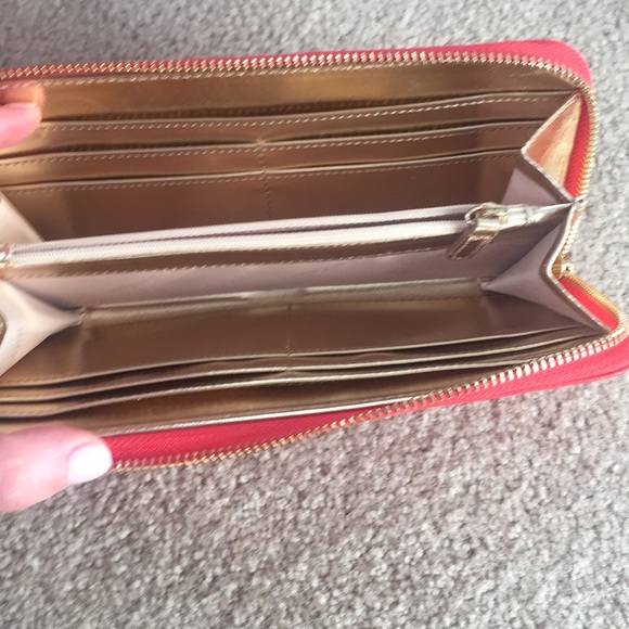 Calvin Klein textured leather wallet - Picture 3 of 3